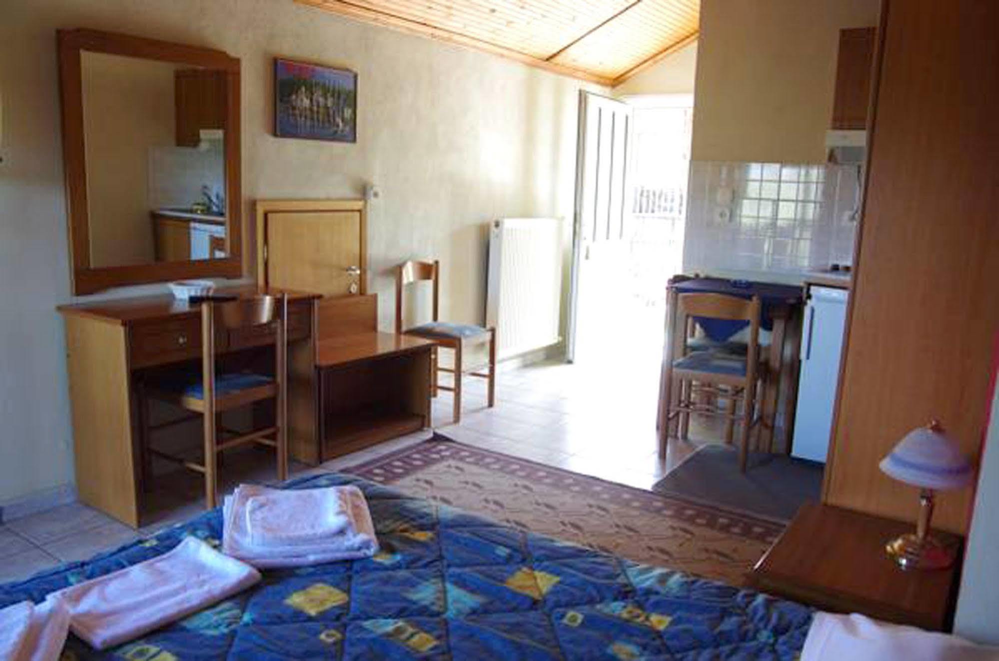 Villa Platythea Platy  Екстериор снимка